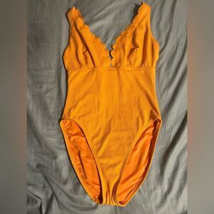 Kate Spade Plunge One Piece Swimsuit Scallop Hem Size M